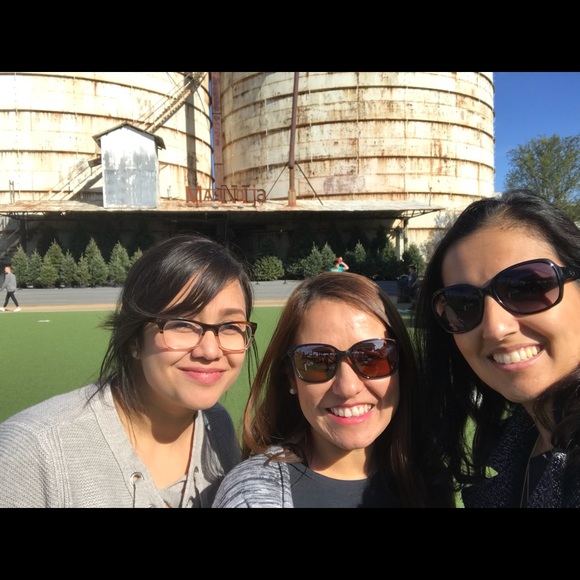 Meet your Posher, Cindy’s fashionfinds - Picture 5 of 8